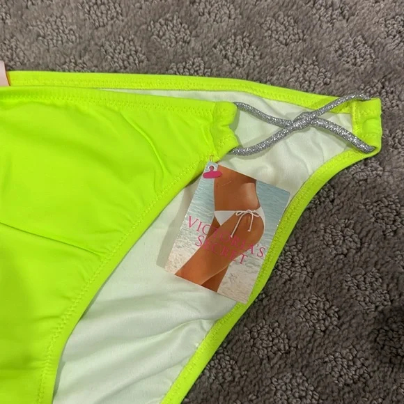 Victoria’s Secret string fit bikini, bottom size medium - Picture 2 of 3